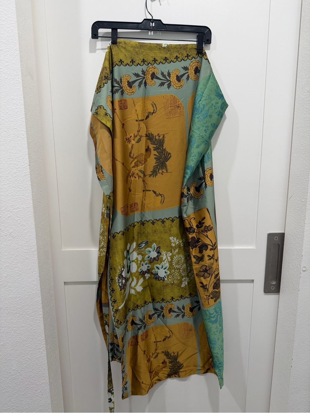 Micas Satin Tie Front Skirt M Retro Print Brown Blue NWT - Picture 2 of 5